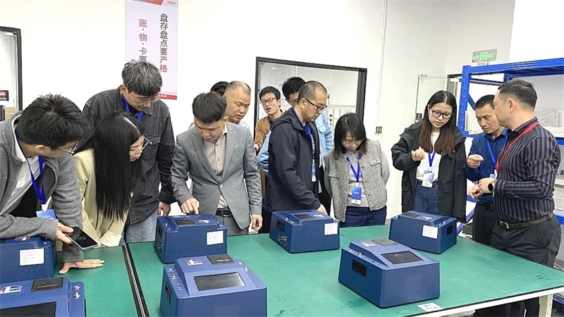 智火柴副總經(jīng)理——彭偉牽頭，組織了一場全方面而深入的企業(yè)參觀活動(dòng)